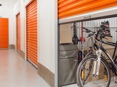 Ev yada ofis eşyalarınızı taşınma veya tadilat gibi çeşitli sebeplerle kullanamadığınızda, belirli zamanlarda, temiz ve güvenlikli depolarımız da muhafaza altına alıyoruz.